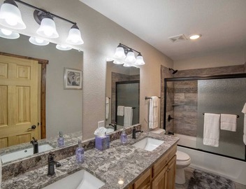 Sleeps 16 | Walk to Grand Lake & Town | Sauna, Theater & Game Room | Lake View! 4