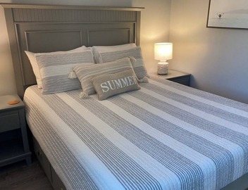 Newly Furnished One Bedroom Just Steps to Ferry Beach 2