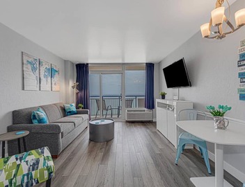 Heavenly Oceanfront Relaxing Penthouse! 5