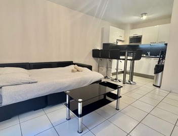 Pallazzio 2, 5 minuts walking distance from Beacheswith terrace and parking 4