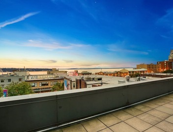 Walk to everything: Pike Place Penthouse, Seattle 2