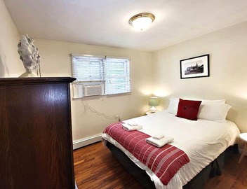 Family Friendly Charming cottage set within a mile of the beach and steps to Boon Street! 3