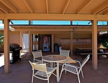 Watch Sea Turtles from this Ocean Front Lanai. Affordable in Paradise! 4