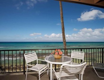 Watch Sea Turtles from this Ocean Front Lanai. Affordable in Paradise! 5