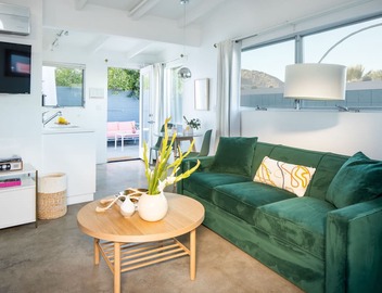 Communal Pool + Hot Tub | Dining + Spas + Joshua Tree | The Wesley by AvantStay 4