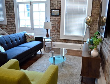 Vintage Advertisements Themed luxury condo, 2 blocks from French Quarter 2