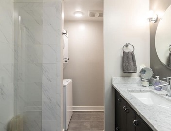 Enjoy a classic Capitol Hill experience just 5 blocks from the seat of power. 3