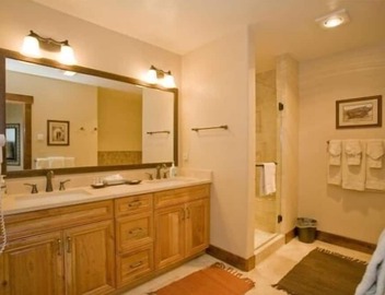Luxurious Crystal Peak Lodge, 2 BR/2 BA, Ski-in/Ski-Out 2