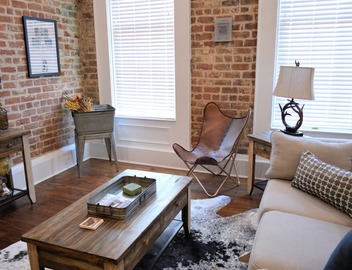Outdoors and Adventure themed, Historic luxury condo, 2 blocks from French Quart 3