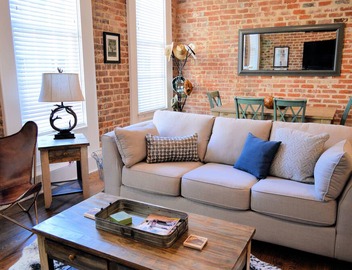 Outdoors and Adventure themed, Historic luxury condo, 2 blocks from French Quart 4