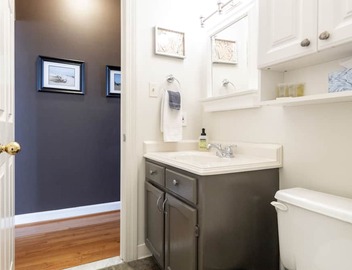 Renovated Condo in the Heart of DuPont Circle- 2 blks to Metro 3