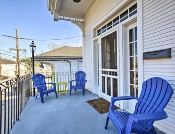 Uptown NOLA Apt on Magazine Street w/Backyard! 2