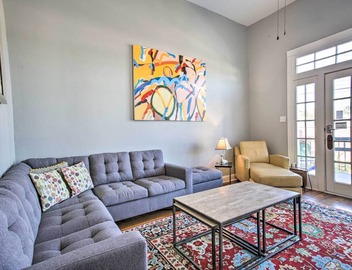 Uptown NOLA Apt on Magazine Street w/Backyard! 4