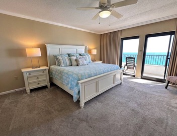 "Breakers East 1006" Gulf Front 2BR/2BA~Beach setup included 2