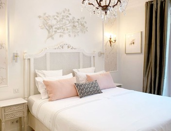 Gorgeous Light-Filled 2 Bedroom in the Sought-After Left Bank 2