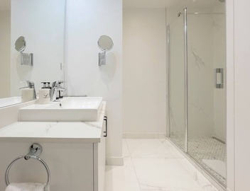 Gorgeous Light-Filled 2 Bedroom in the Sought-After Left Bank 4