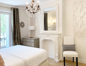 Gorgeous Light-Filled 2 Bedroom in the Sought-After Left Bank 4