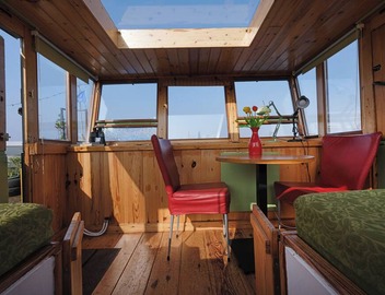 Cozy and romantic apartment in captain's steering cabin 2