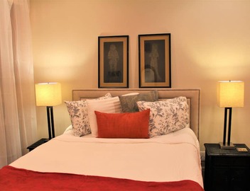 Fresh Modern City Loft Apt! Easy Access to the city! 2