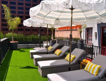 Heated Pool, Hot Tubs, & Style Near French Qtr - Great for Families & Groups 4
