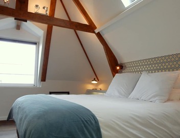 Luxurious and spacious penthouse in city center! 2 bathrooms, airco, wifi. 2