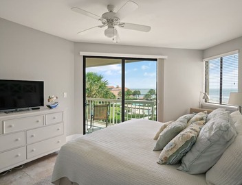 King & Prince Oceanfront South Villa with Beach and Resort Amenities 2