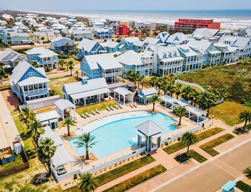 Luxe Condo@Cinnamon Shore w/Gulf Peeks & Access to Countless Amenties! 2