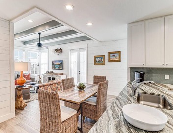 Luxe Condo@Cinnamon Shore w/Gulf Peeks & Access to Countless Amenties! 5
