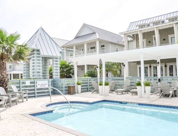 Luxe Condo@Cinnamon Shore w/Gulf Peeks & Access to Countless Amenties! 5