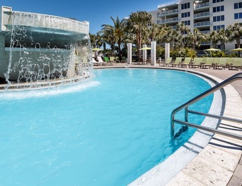Penthouse-Directly ON Water-Huge Roof Top Patio-Private Hot Tub-Gorgeous Views! 3