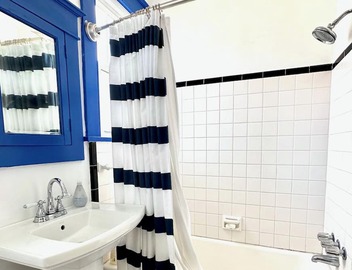 Mid City 2 BR in Beautiful Arts and Crafts House 5