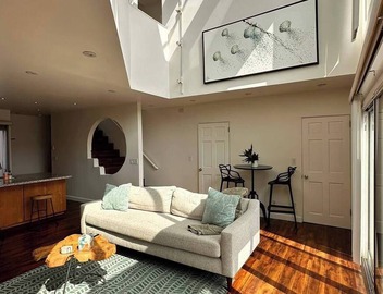 Beach Penthouse Loft with Roof Top Deck! 2