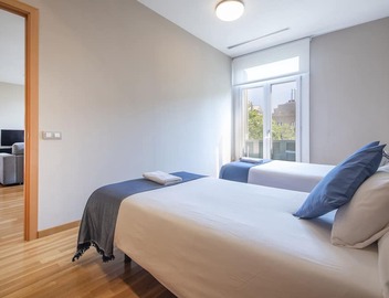 INNER CITY CENTER ON PASEO DE GRACIA, luxurious & spacious, family & friends 4