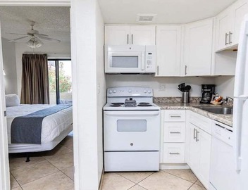 237- Pool, Putting Green, 1 Bedroom Private Suite! 2