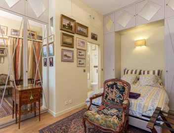 Luxury 2BR Louvre Apartment AC Elevator Heart of Paris 1st Arr. 2
