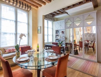 Luxury 2BR Louvre Apartment AC Elevator Heart of Paris 1st Arr. 2