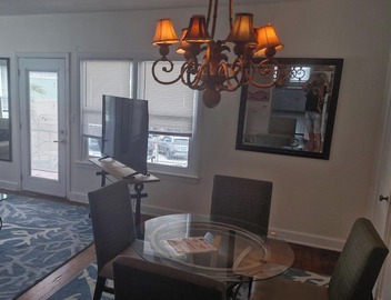 Big Beach Block Apartment Sleeps 6 Pets OK, Daily Rentals 3