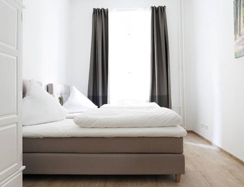 BLISSE West Berlin typically - Grand Apt 5 Bedrooms + 3 bathroom + 3 balcony 3