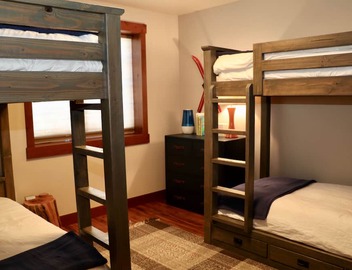 Luxurious Home,1 acre,6mile-W.Park,Hot tub,33miles-RMNP, 2 Masters, Steam Shower 5