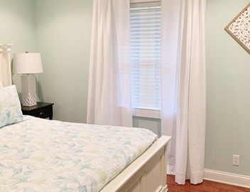 Best Location 1 bed 1 bath gated upscale condo with pool Sleeps 3 Fast free wifi 3