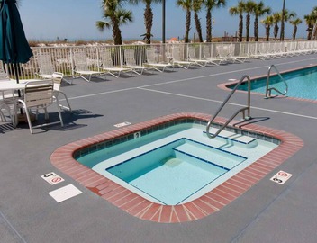 Regency Isle 1002 | Indoor/Outdoor Pools + Hot Tub & Fitness 3