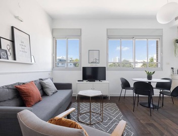 Bauhaus Boutique by TLV2rent 2