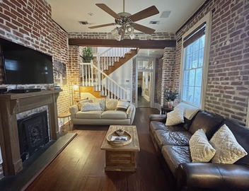 Stylish Escape in Historic Warehouse District 3