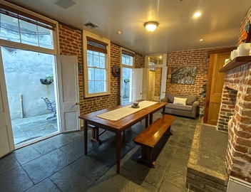 Stylish Escape in Historic Warehouse District 2