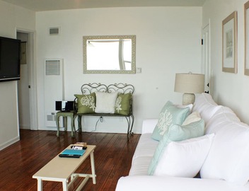 Oceanfront Cottage On Sandy Carbon Beach – Pelican 2