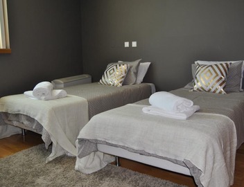 High Floor Apartment in Tower with River View Parque Nacoes Expo8 5