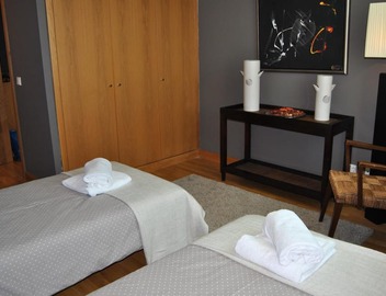 High Floor Apartment in Tower with River View Parque Nacoes Expo8 4