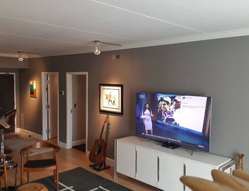 Music Row condo - NASHVEGAS! Guitar Swimming Pool. Cool-Comfortable-Modern! 5