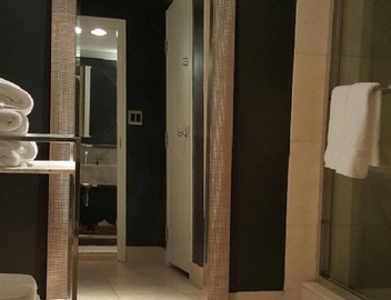 Music Row condo - NASHVEGAS! Guitar Swimming Pool. Cool-Comfortable-Modern! 2