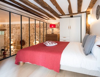 MARAIS, DUPLEX, STONE WALLS, 2 BATHROOMS 30–60 days ahead? Private offer. OL-VAs 2